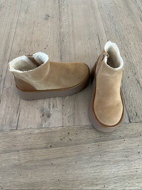 NWOT Wild Fable Platform Boots